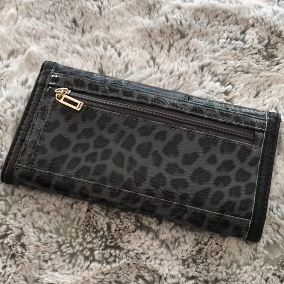 Guess bag with matching wallet - Picture 8 of 8